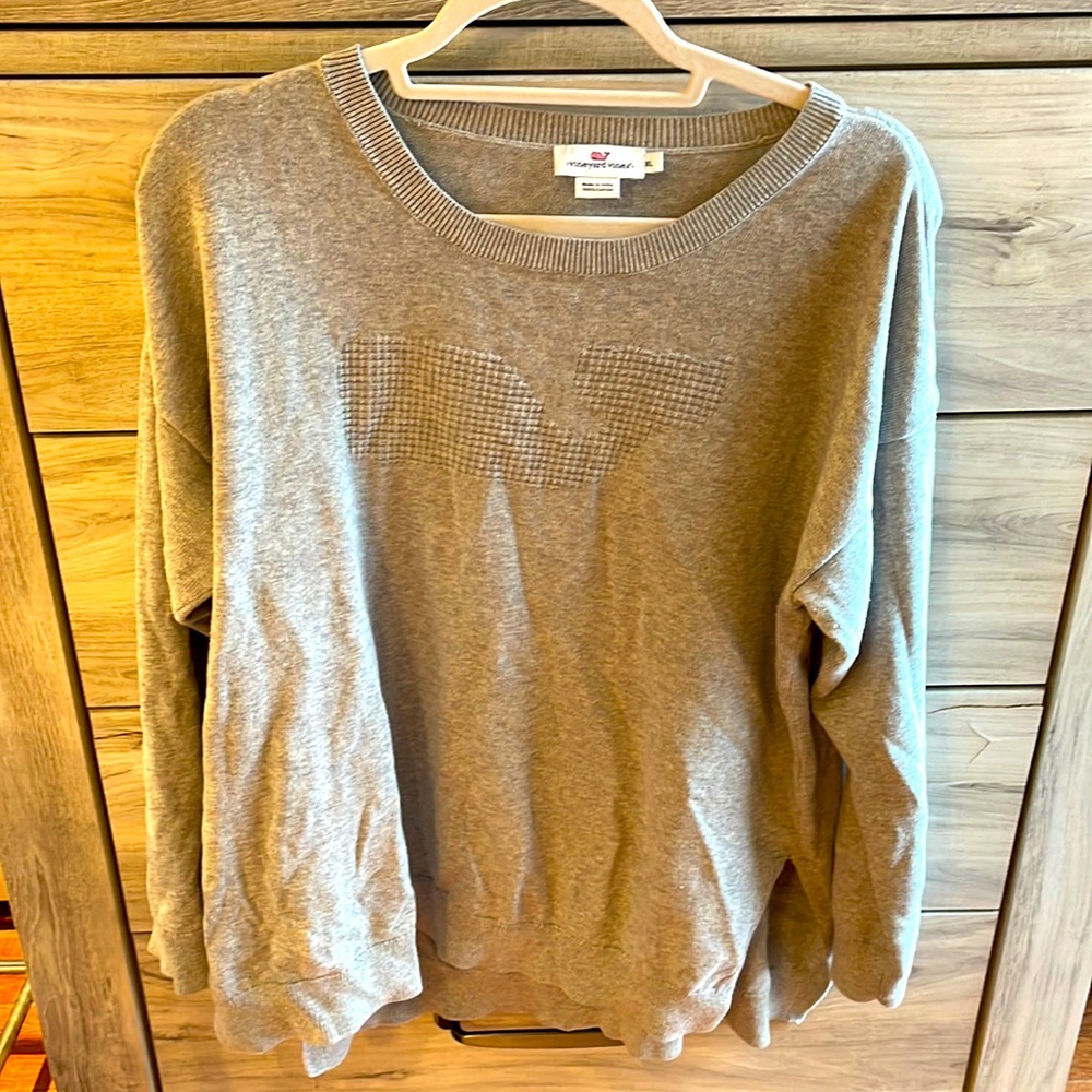 EUC Vineyard Vines Sweater